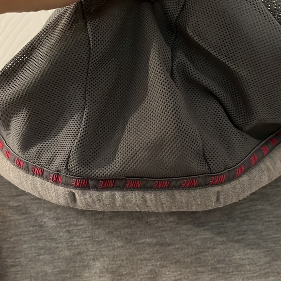 ✨HP✨ Nike Dri-FIT zip up hoodie, S. Soft. EUC. Mesh lining on hood & pockets. - Picture 4 of 7